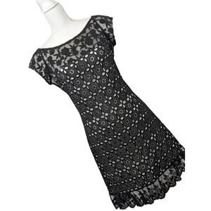 FOREVER COLLECTION! CLASSIC BLACK FLORAL EYELET LACE OVER NUDE LINING DRESS!SZ M